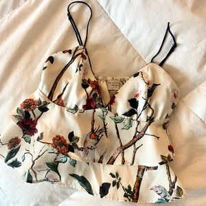 floral print ruffle top